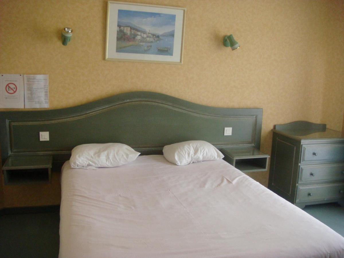 La Chaumiere 2*
