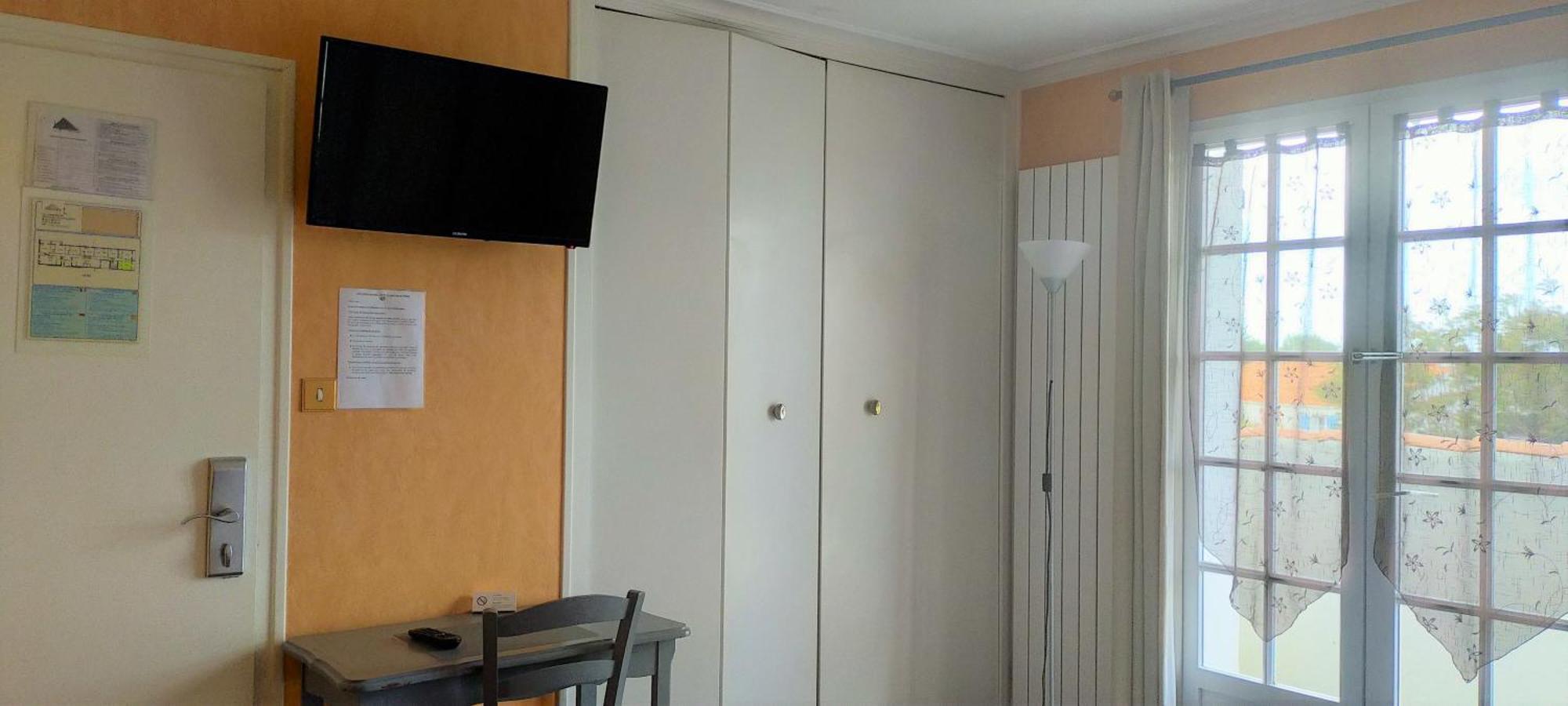 La Chaumiere 2*
